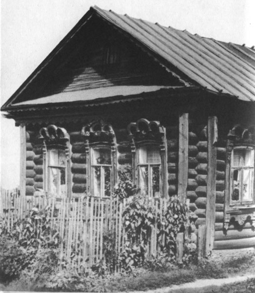 Село Яковлевское. Образцы наличников стиля модерн (дом № 130)