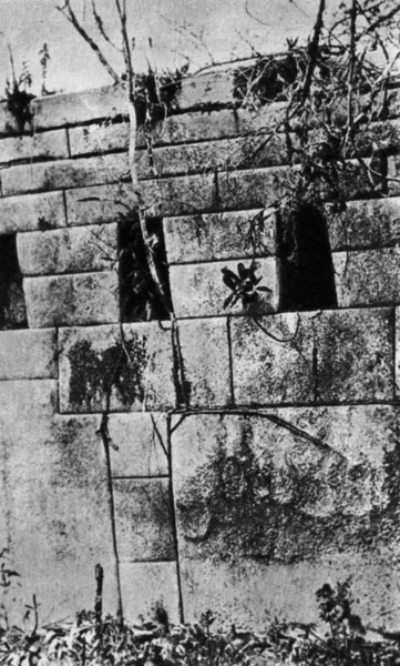 64. Стена храма в покинутом горном городе Мачу-Пикчу, Перу. XV вв.