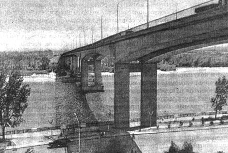 Ворошиловский мост через реку Дон
