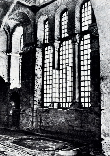 Константинополь. церковь Богородицы монастыря Липса. Интерьер, вид на северную часть наоса