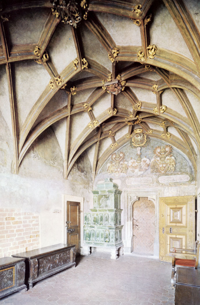 The Late Gothic room with remarkable polychrome vaulting was originally thought to be the bedchamber of King Vladislav II Jagello but is more likely to have served as offices of the Court of Chancery. It was built some time after 1484 by some predecessor of Benedikt Ried, who carried out alterations to the Castle, perhaps by Hans Spiess.