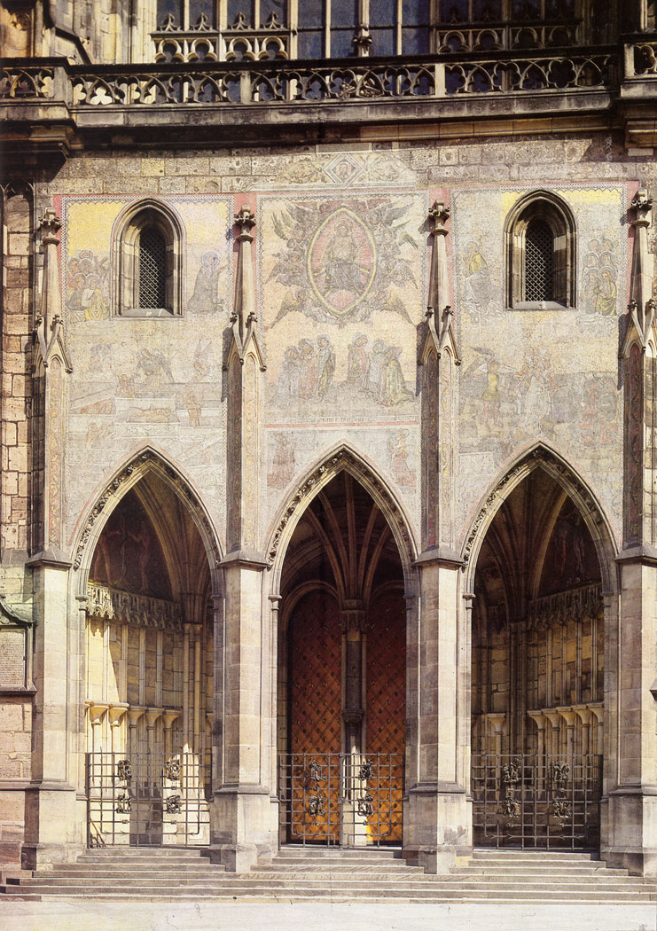 The Golden Gate of St. Vitus's Cathedral was built in the years 1366-1367 by Peter Parler's masonic lodge. Around 1370 Venetian artists adorned it with a glass mosaic depicting the Last Judgment.